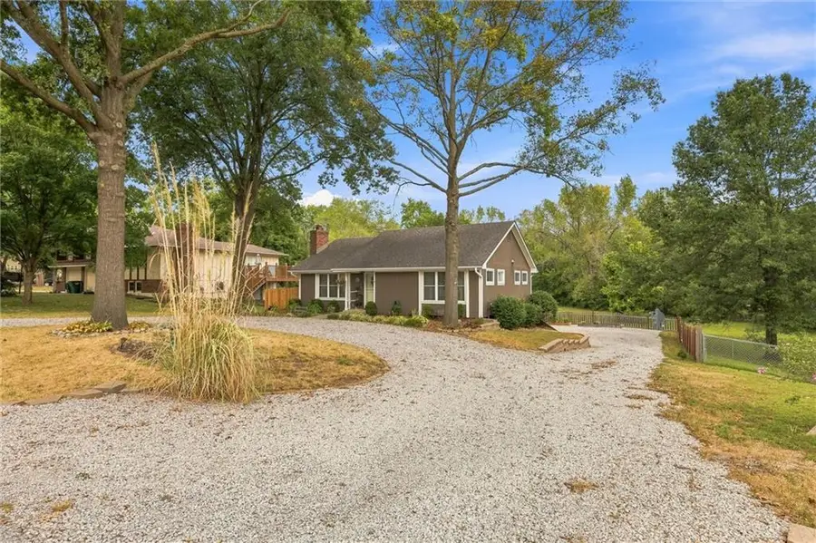 712 Shishir Road, Peculiar, MO 64078 - #2