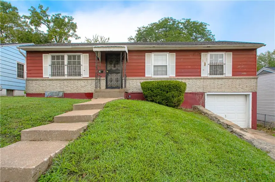 7016 Monroe Avenue, Kansas City, MO 64132 - #2