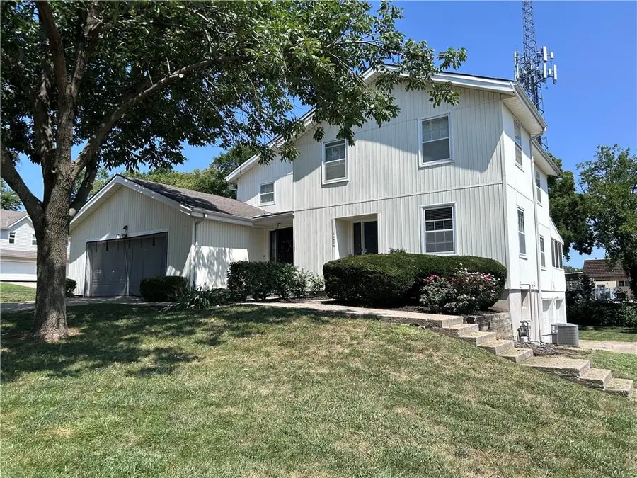 11921 Goodman Street, Overland Park, KS 66213 - #3