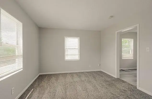 2105-07 Askew Avenue, Kansas City, MO 64127 - #3