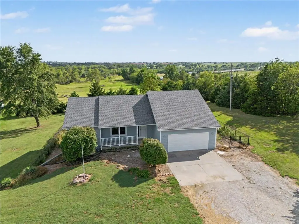 21051 Hemphill Road, Tonganoxie, KS 66086 - #1