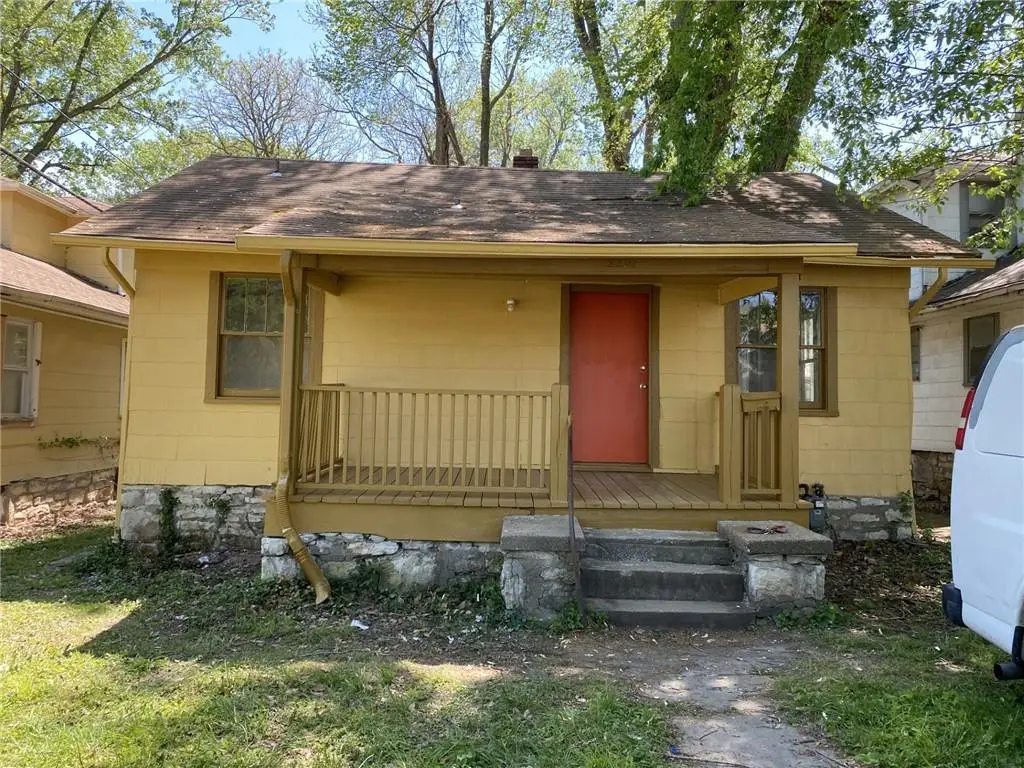 2209 E 59th Street, Kansas City, MO 64130 - #1