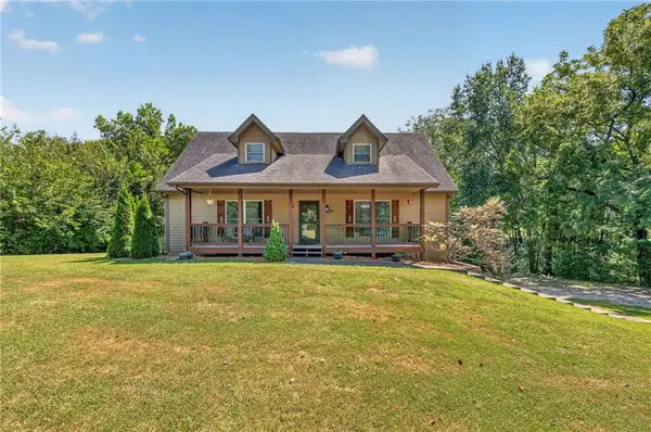 14721 Quail Run Lane, Smithville, MO 64089