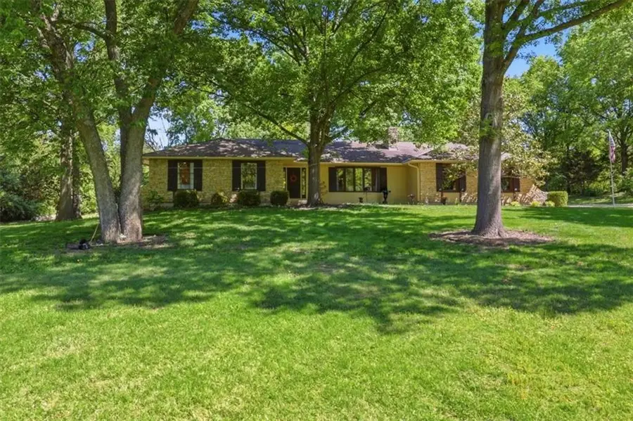 3200 Robinson Pike Road, Grandview, MO 64030 - #2