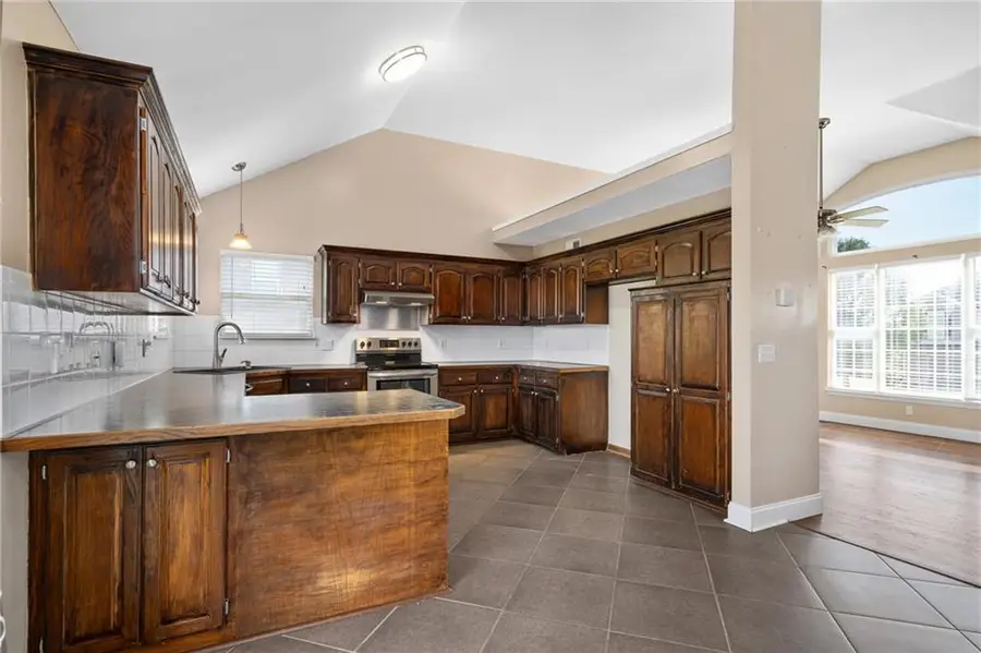 524 E Hawthorn Street, Gardner, KS 66030 - #3