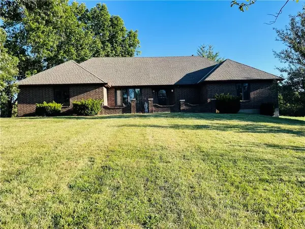 9556 Parallel Parkway, Kansas City, KS 66109