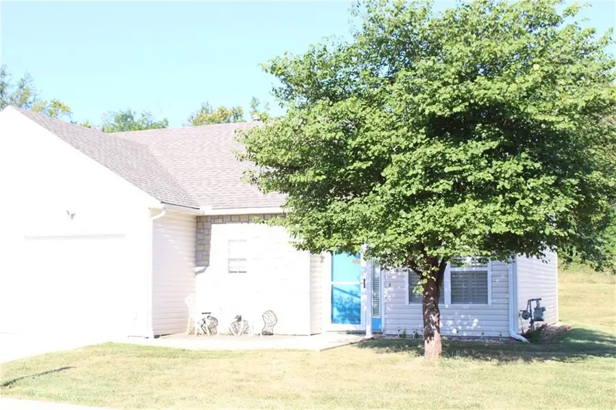1661 Fall Creek Drive, Tonganoxie, KS 66086 - #2