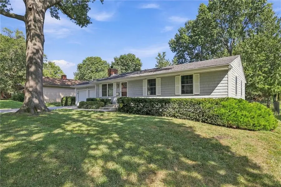 8703 Belleview Avenue, Kansas City, MO 64114 - #3
