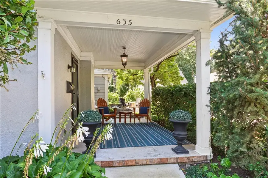 635 Greenway Terrace, Kansas City, MO 64113 - #2