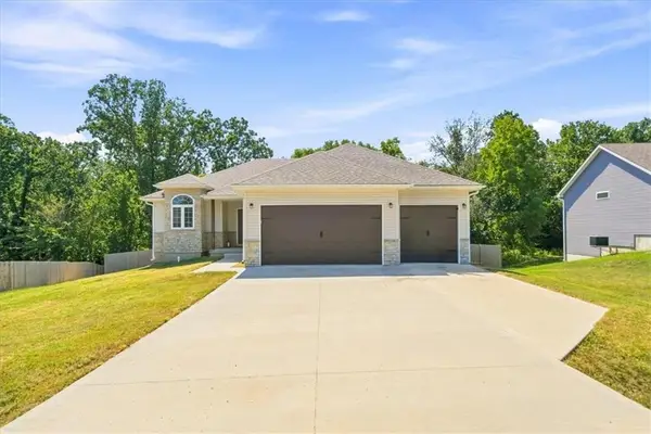 14 SE 230 Road, Warrensburg, MO 64093
