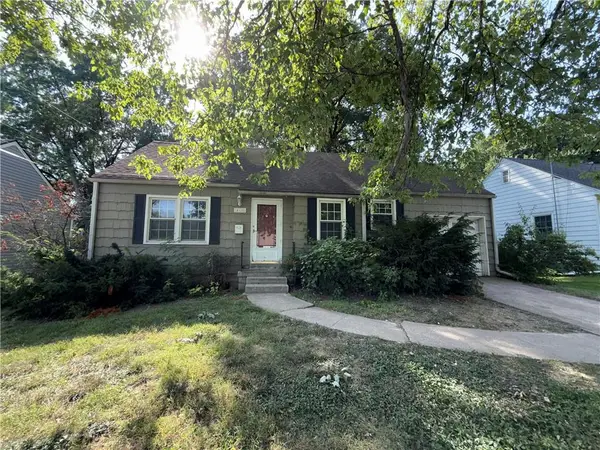 4928 Juniper Drive, Roeland Park, KS 66205