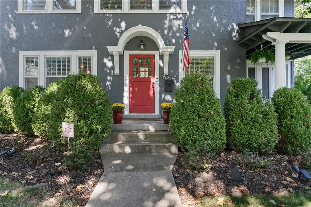 6234 Valley Road, Kansas City, MO 64113 - #1