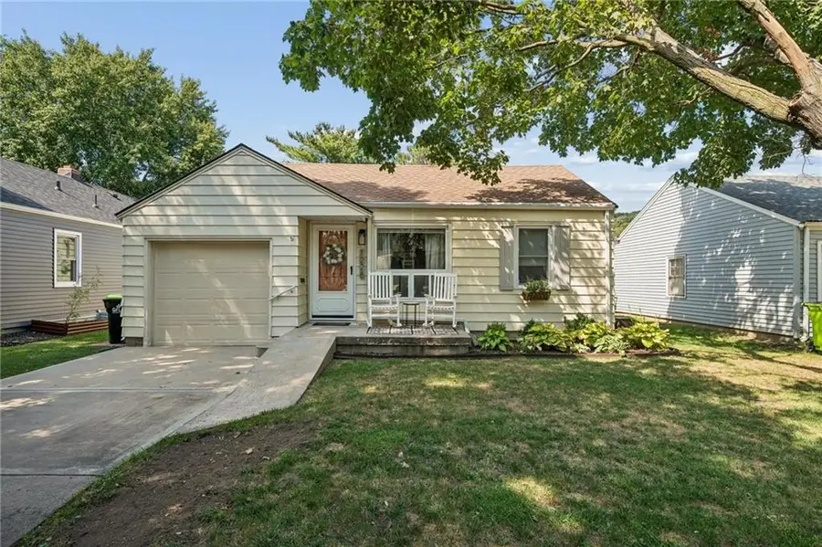 1228 E 25th Avenue, Kansas City, MO 64116 - #2