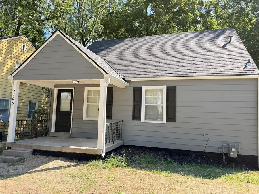 6709 Walrond Avenue, Kansas City, MO 64132 - #2