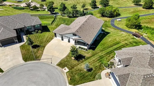 1100 NE Goshen Court, Lee's Summit, MO 64064