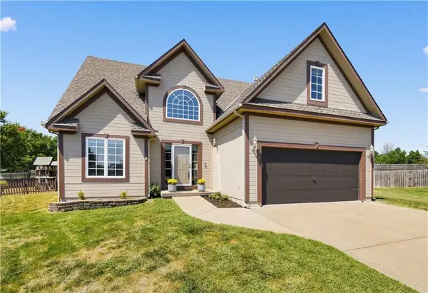 228 SW Ascot Circle, Lee's Summit, MO 64082