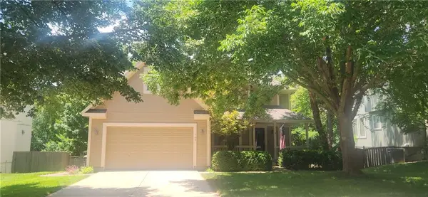 106 Broadmoor Drive, Louisburg, KS 66053