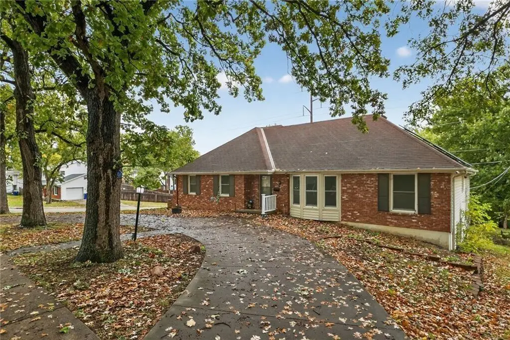 6761 N Woodland Avenue, Kansas City, MO 64118 - #1