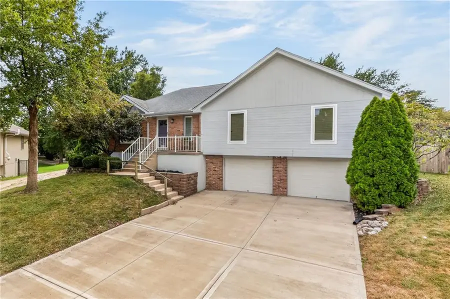 906 NW Chestnut Circle, Blue Springs, MO 64015 - #2