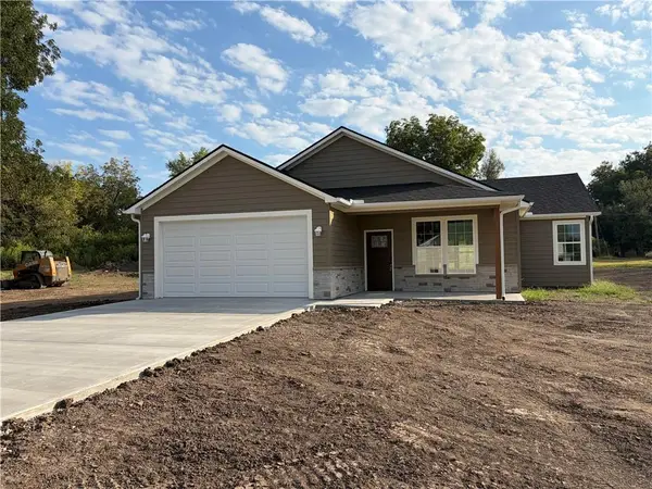102 W 4th Street, Creighton, MO 64739