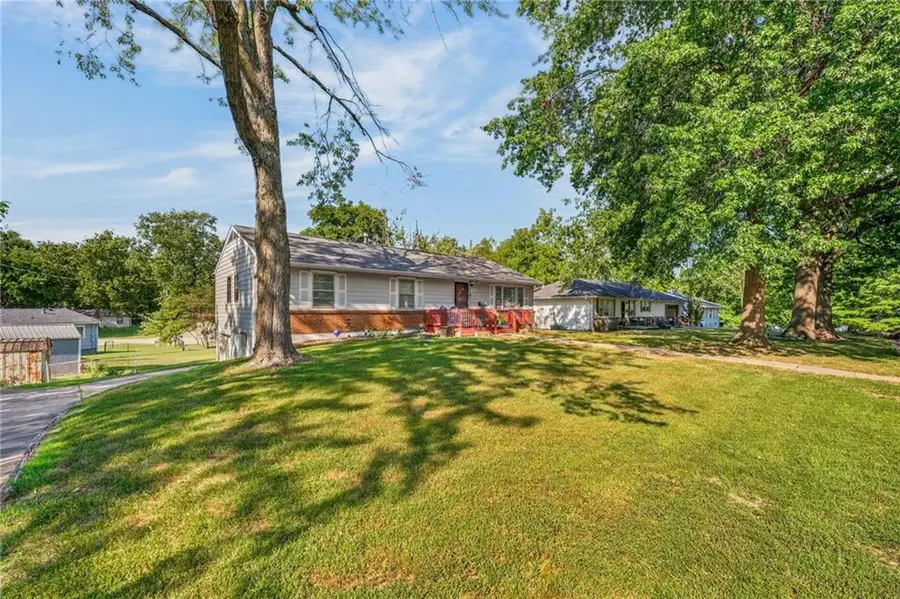 1004 NE 60th Street, Gladstone, MO 64118 - #2