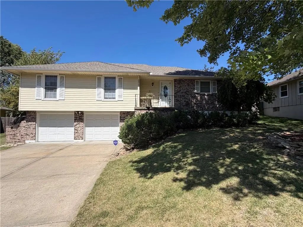 2413 Paris Drive, Blue Springs, MO 64015 - #1