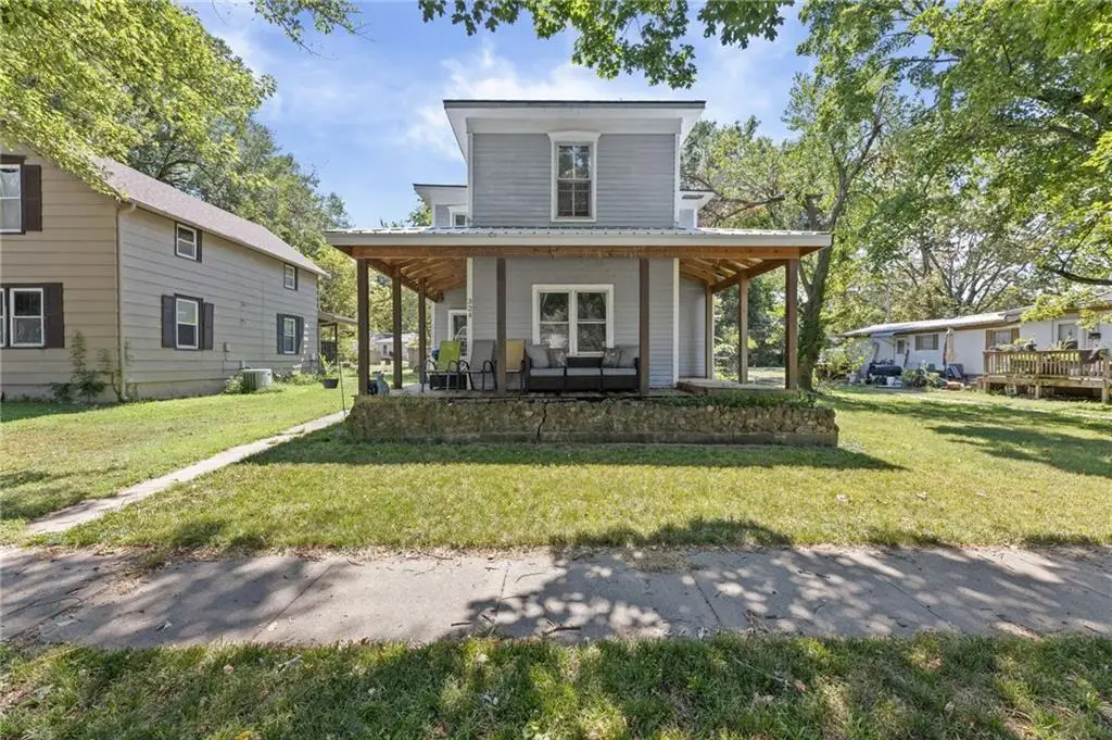 324 W 3rd Avenue, Garnett, KS 66032 - #1