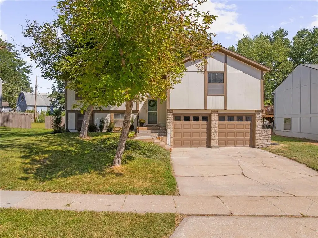 2116 E Mohawk Drive, Olathe, KS 66062 - #1