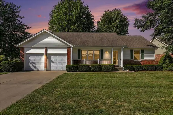 616 SW Hoke Lane, Lee's Summit, MO 64081