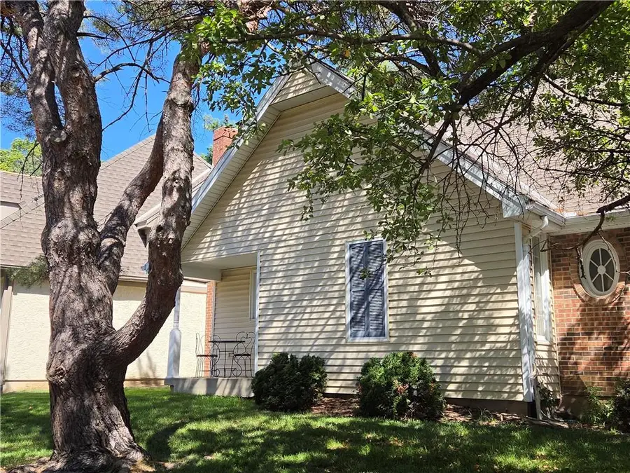 4506 W 90th Street, Prairie Village, KS 66207 - #2