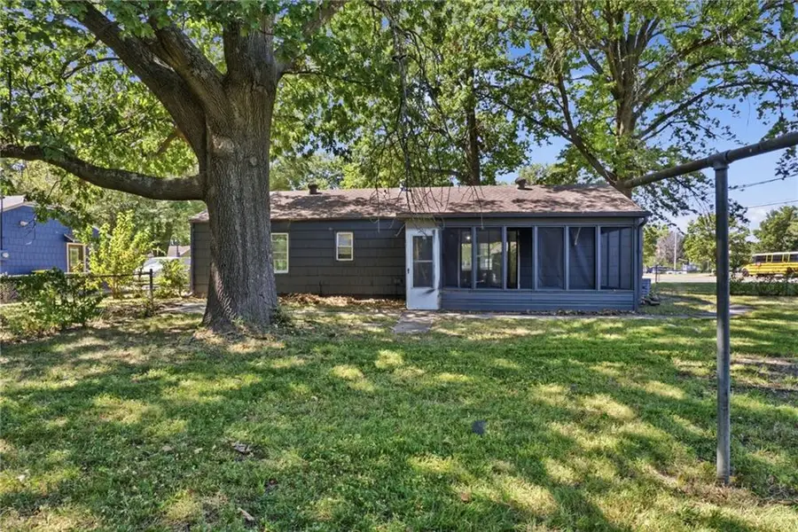 11101 Winchester Avenue, Kansas City, MO 64134 - #2