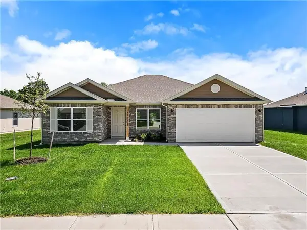 1602 SW 10th Terrace, Oak Grove, MO 64075