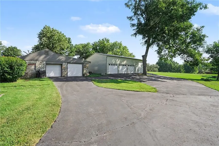 3311 N 72nd Street, Kansas City, KS 66109 - #2