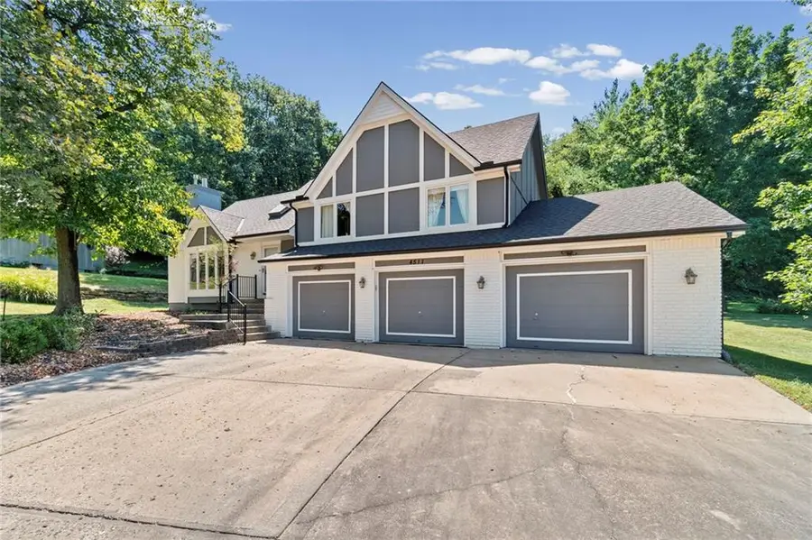 4511 NW Apache Drive, Riverside, MO 64150 - #3