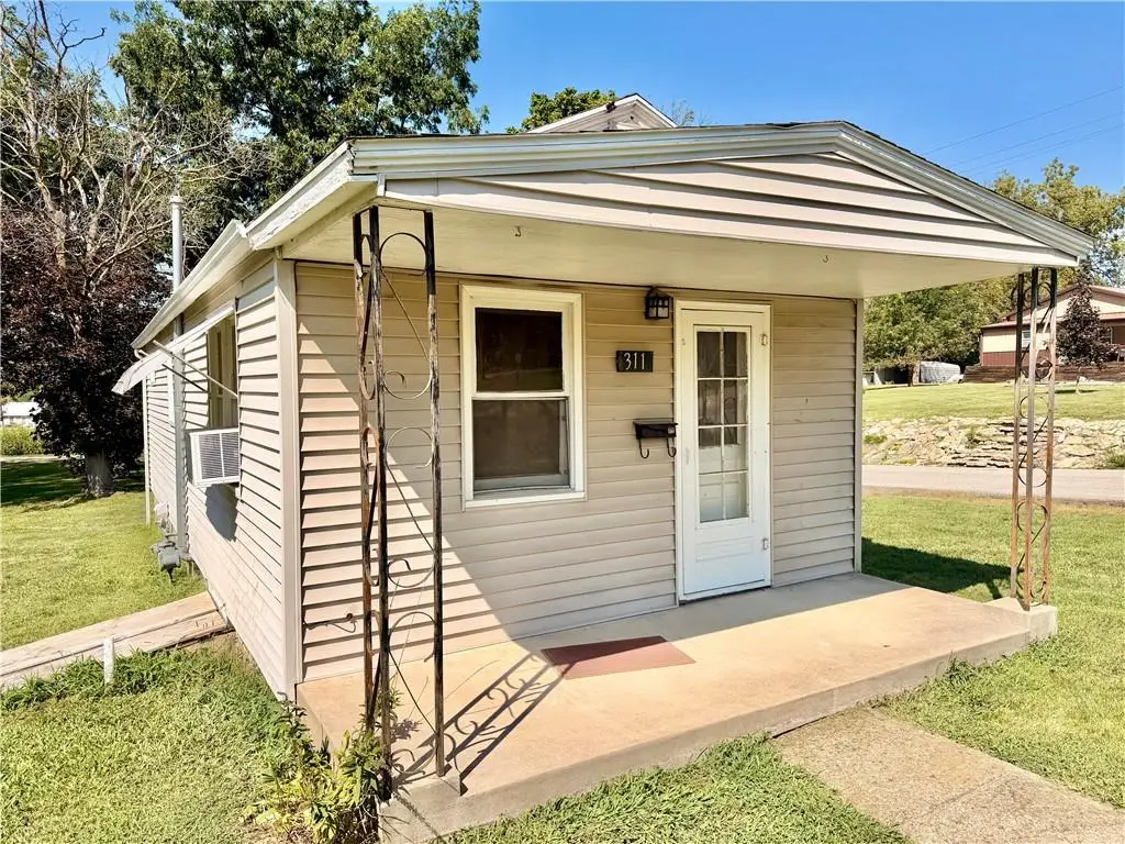 311 N Broadway Street, Princeton, MO 64673 - #1