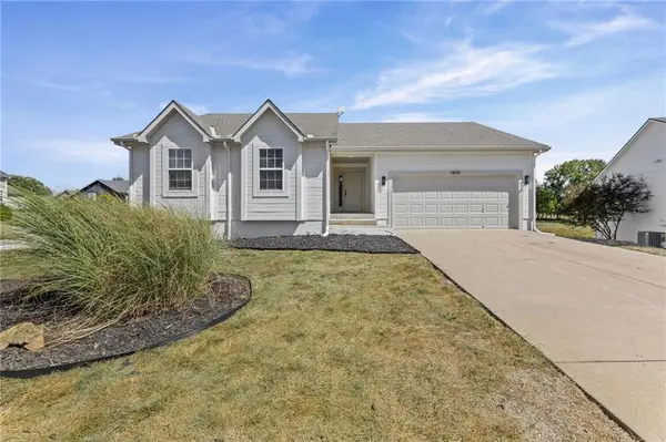 1455 Starbrooke Drive, Louisburg, KS 66053
