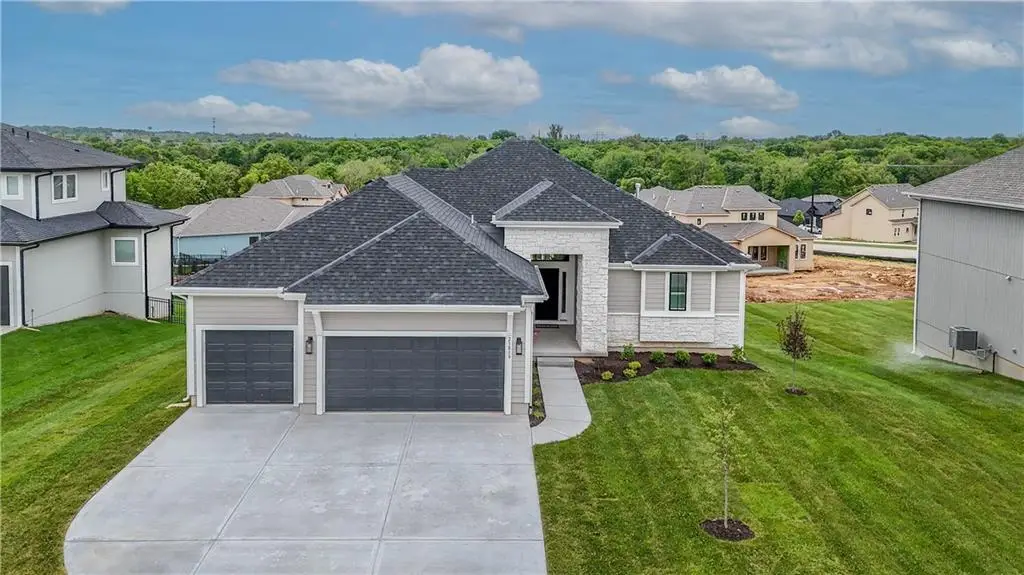 5902 Mccormick Drive, Shawnee, KS 66226 - #1
