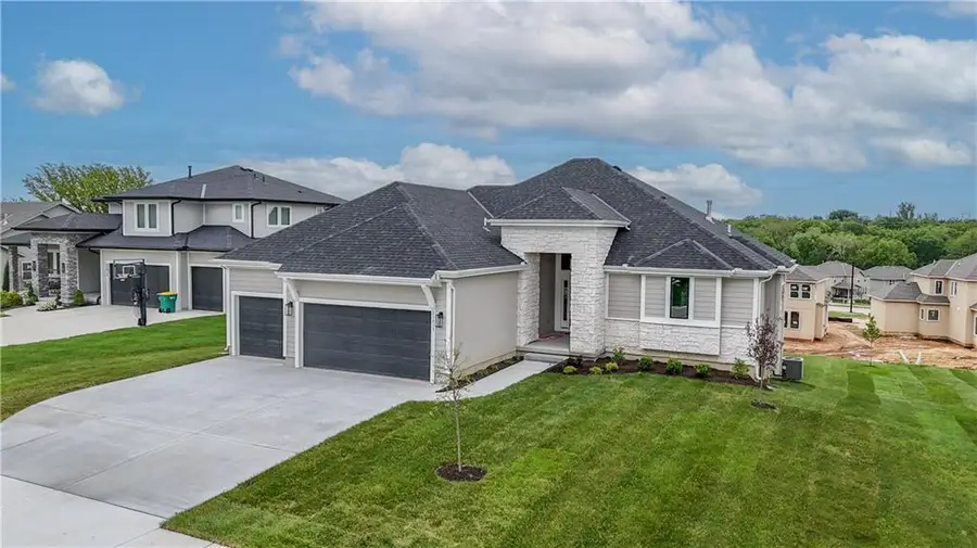 5902 Mccormick Drive, Shawnee, KS 66226 - #2