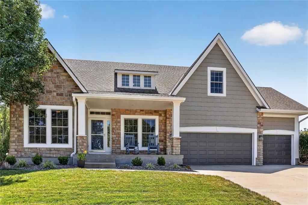 6101 Lakecrest Drive, Shawnee, KS 66218 - #1