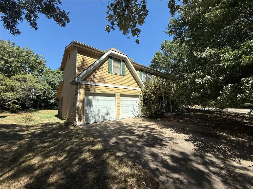 1101 Somerset Circle, Lawrence, KS 66049 - #1
