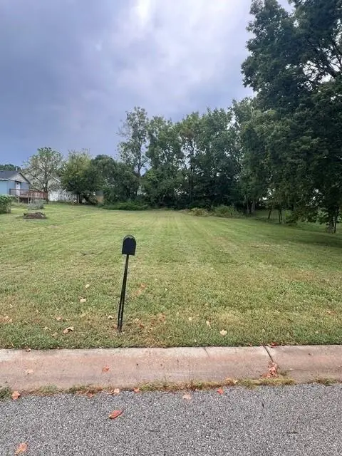 13756 Willard Avenue, Bonner Springs, KS 66012