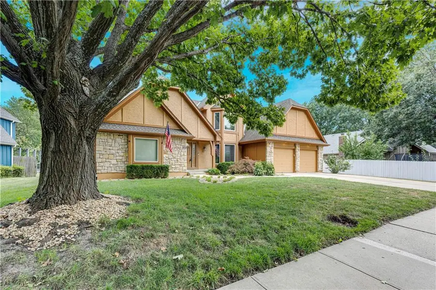 1013 SE Greenridge Drive, Lees Summit, MO 64081 - #3
