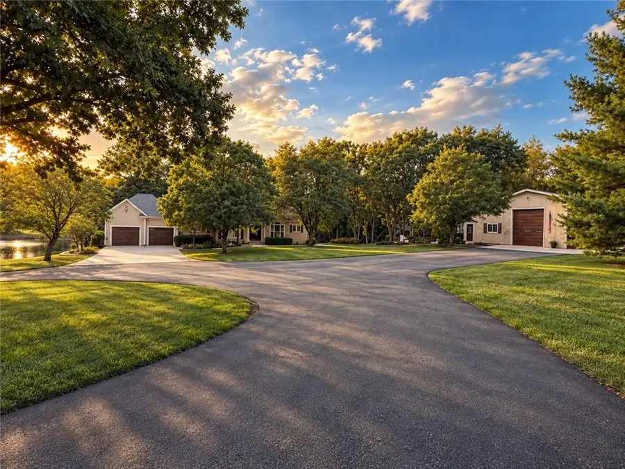 10166 W 263rd Street, Louisburg, KS 66053 - #3
