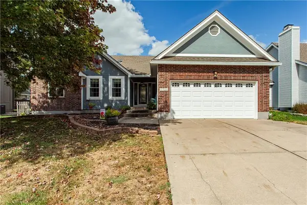 2724 SE Nottingham Drive, Lee's Summit, MO 64063