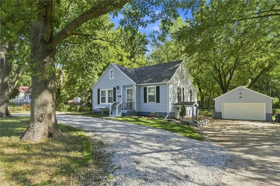6315 E Red Bridge Road, Kansas City, MO 64134 - #2