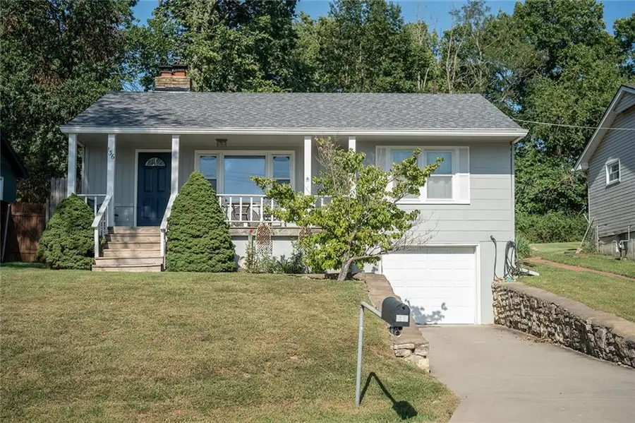 136 NW North Shore Drive, Kansas City, MO 64151 - #2