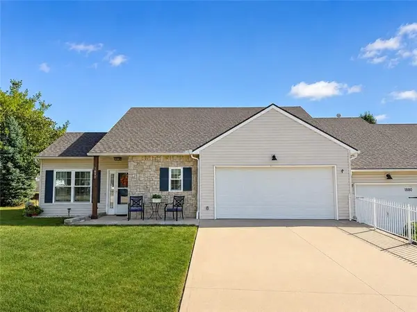 1890 Fall Creek Drive, Tonganoxie, KS 66086