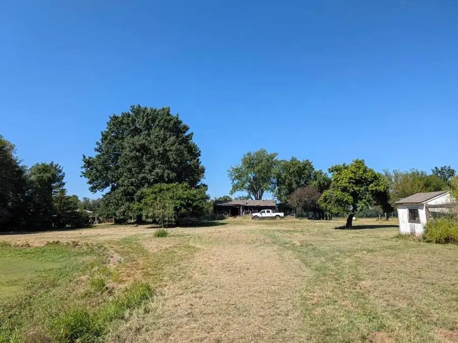 11205 S Cave Road, Lone Jack, MO 64070 - #2