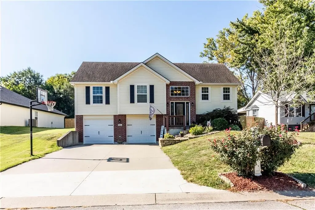 942 E Market Street, Warrensburg, MO 64093 - #1