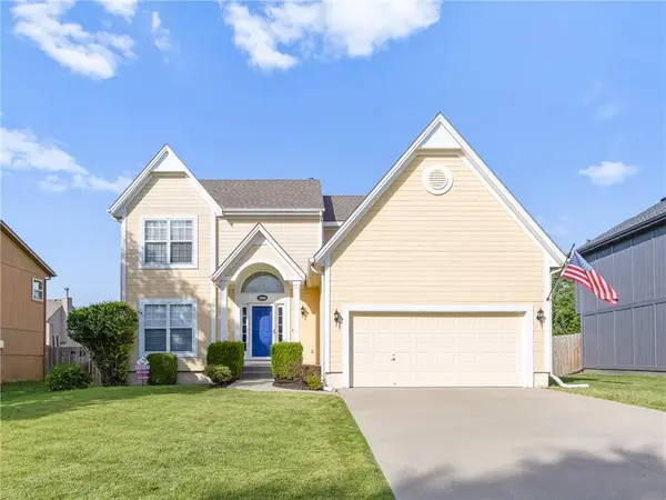 18994 W 163 Court, Olathe, KS 66062
